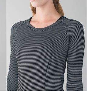 Swiftly Tech Long Sleeve Crew Tempo Stripe B&W